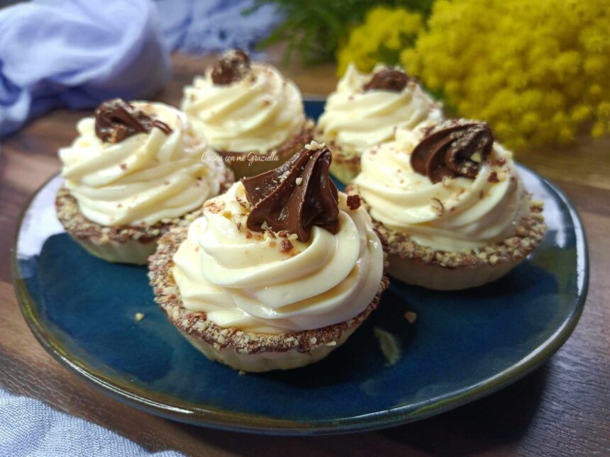 Tartellette con crema e nutella