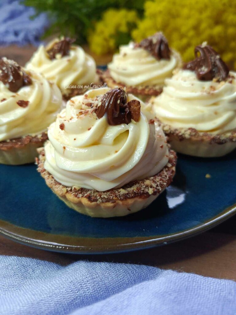 Tartellette con crema e nutella 
