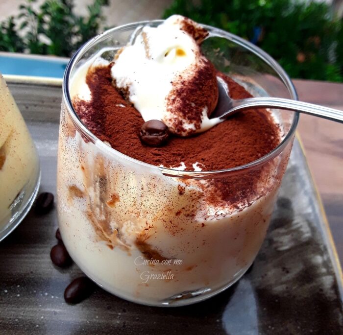 Tiramisù monoporzione con uova pastorizzate