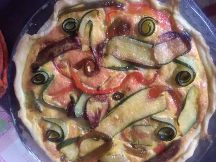 Torta rustica zucchine e peperoni
