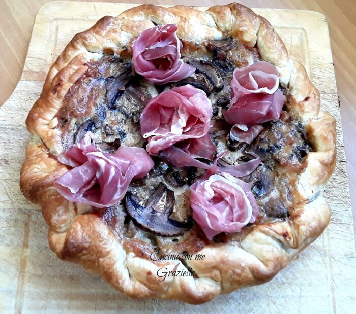 Torta salata con funghi patate e provola