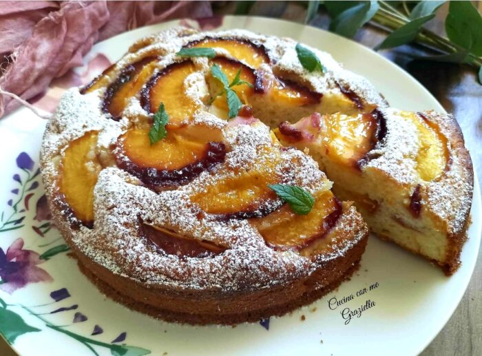 Torta soffice alle pesche