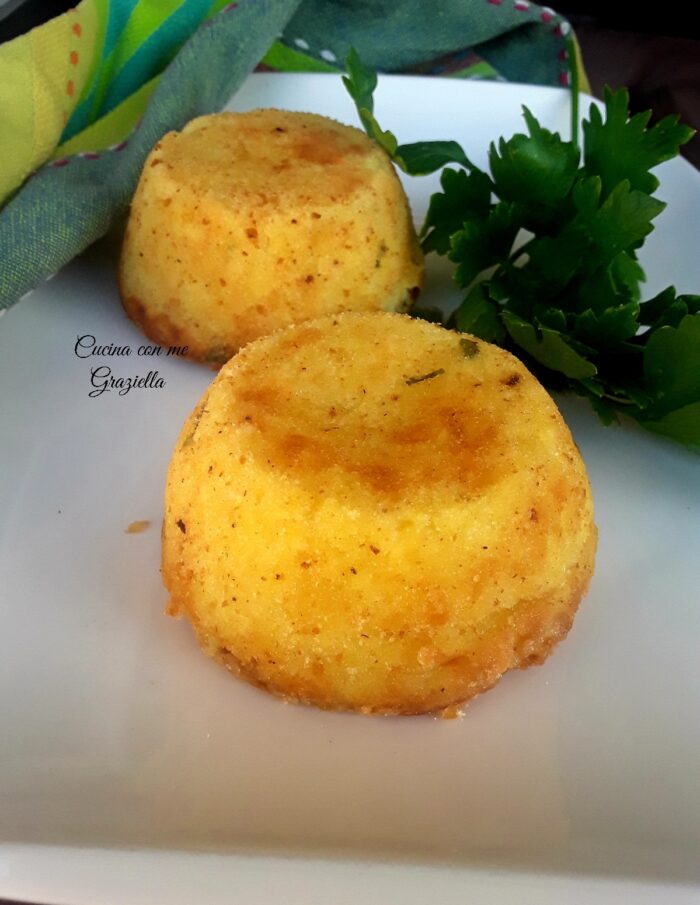 Tortini di patate ripieni di funghi e formaggi