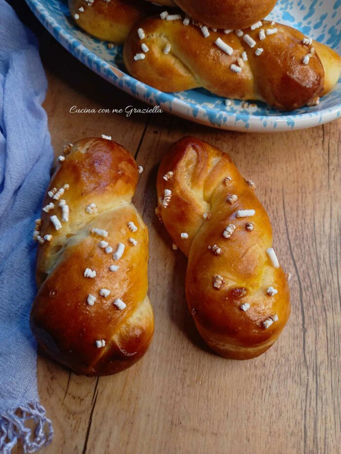 Treccine soffici allo yogurt 