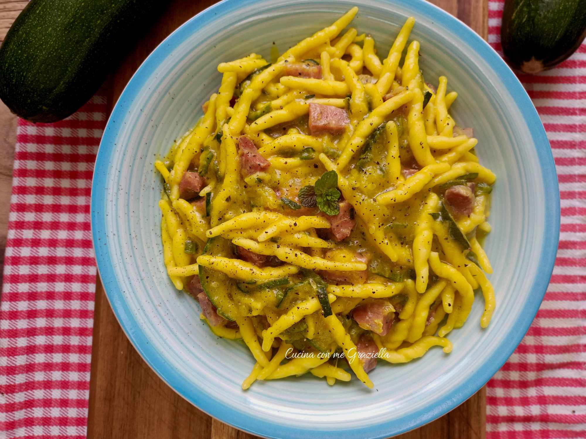 Trofie zucchine pancetta e zafferano
