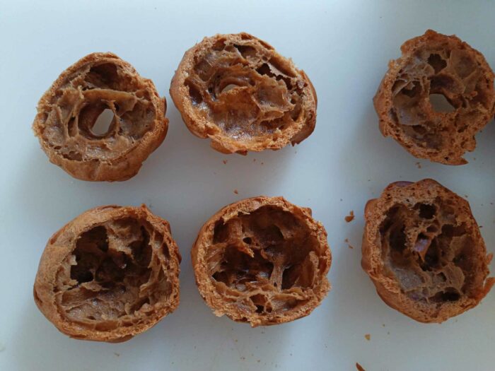zeppole al caffè tagliate a metà