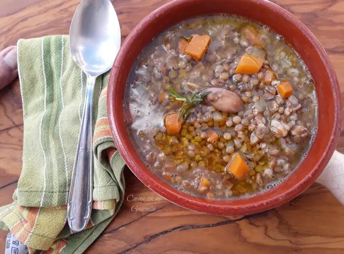 Zuppa di farro lenticchie e zucca