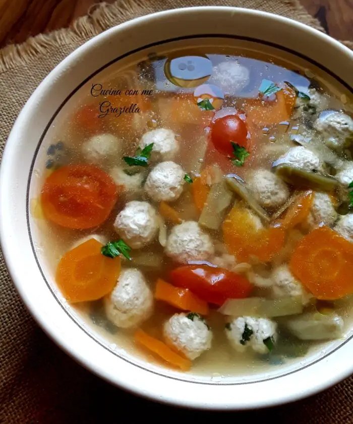 brodo di carciofi con polpettine di pollo