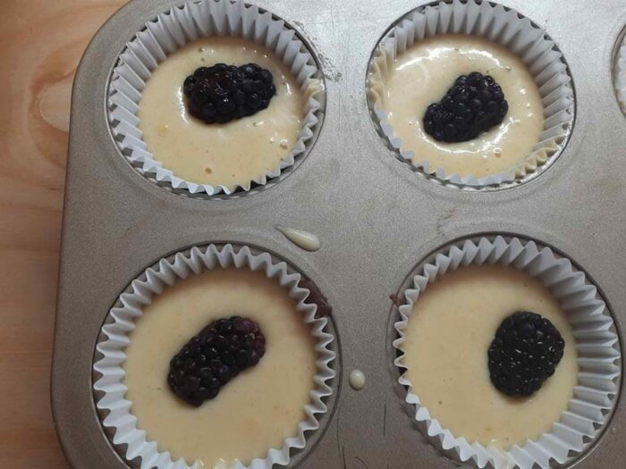 Cupcake crudi nello stampo
