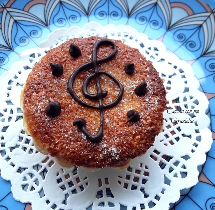 Bocconotti pugliesi con pasta di mandorle