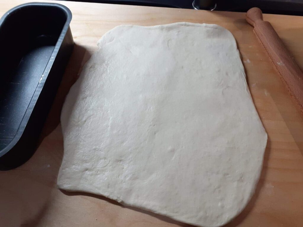 Impasto fette biscottate steso