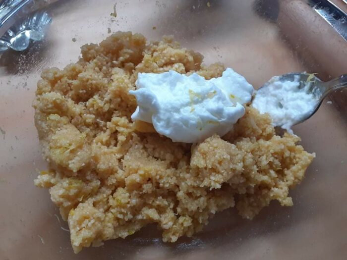 composto mandorle e albumi montati a neve