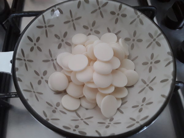 cioccolato bianco a dischetti