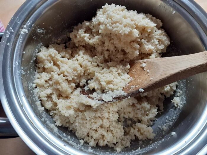 Composto di mandorle e zucchero