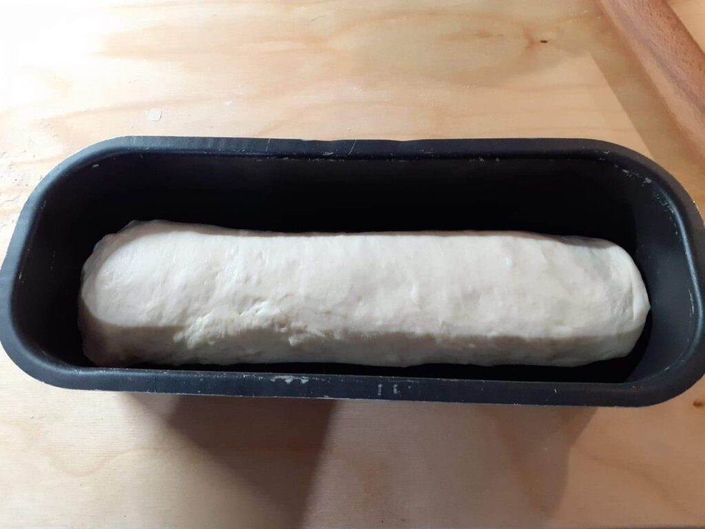 Impasto nello stampo da plumcake