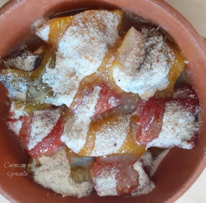 Involtini di peperoni con mozzarella e pangrattato