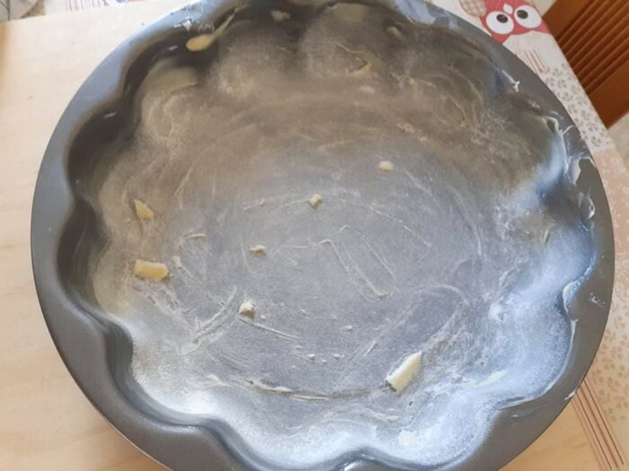 stampo imburrato e infarinato