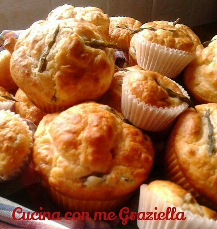 Muffin salati asparagi e speck
