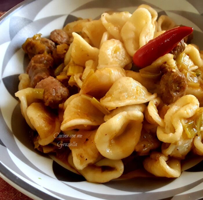 orecchiette-porri-e-salsiccia