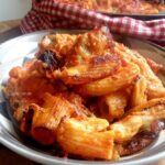 pasta al forno con i carciofi fritti in pastella.