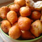 Pettole salate carciofi e pancetta