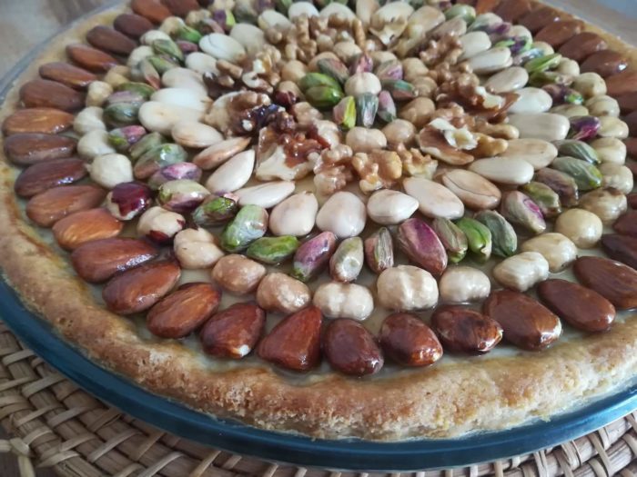 Crostata con frutta secca e ricotta