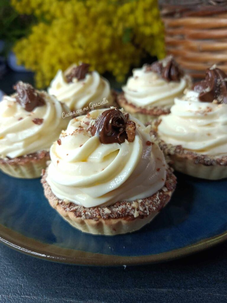 Tartellette con crema e nutella 