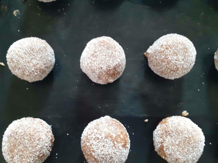 amaretti con zucchero