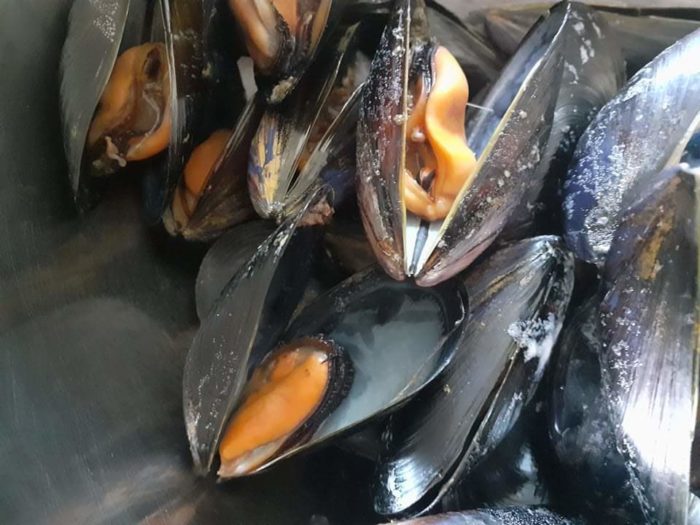 cozze aperte sul fuoco