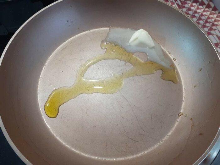 Burro e olio in padella
