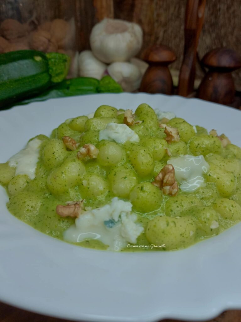 Gnocchetti con crema di zucchine e gorgonzola