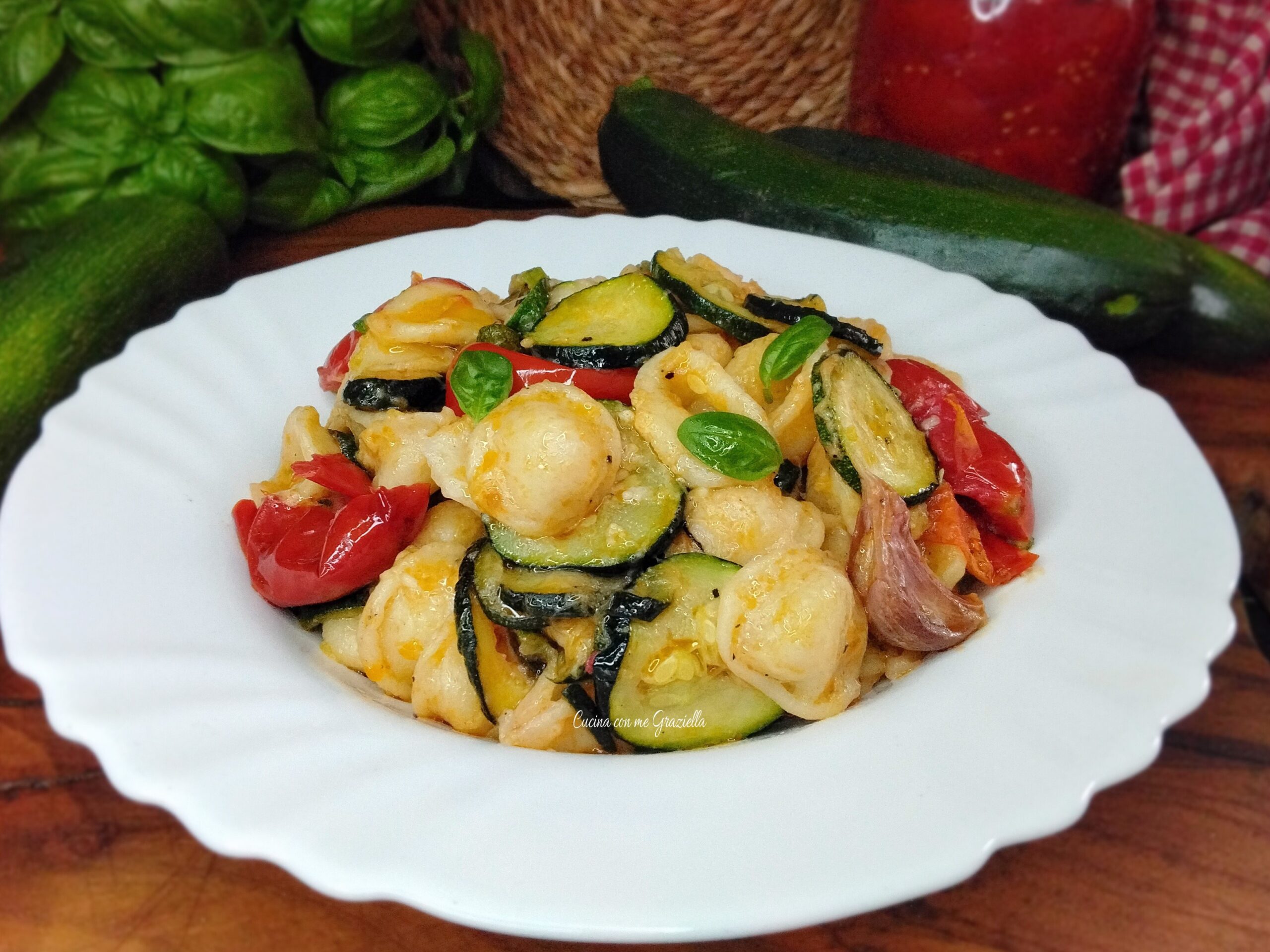 Orecchiette con zucchine e pomodorini al forno