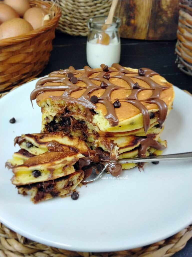 Pancake allo yogurt con gocce di cioccolato 