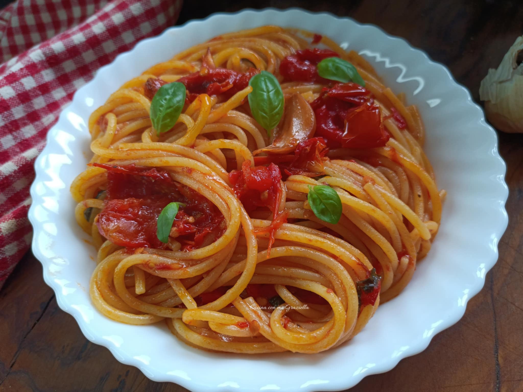 Spaghetti coi pomodorini al forno