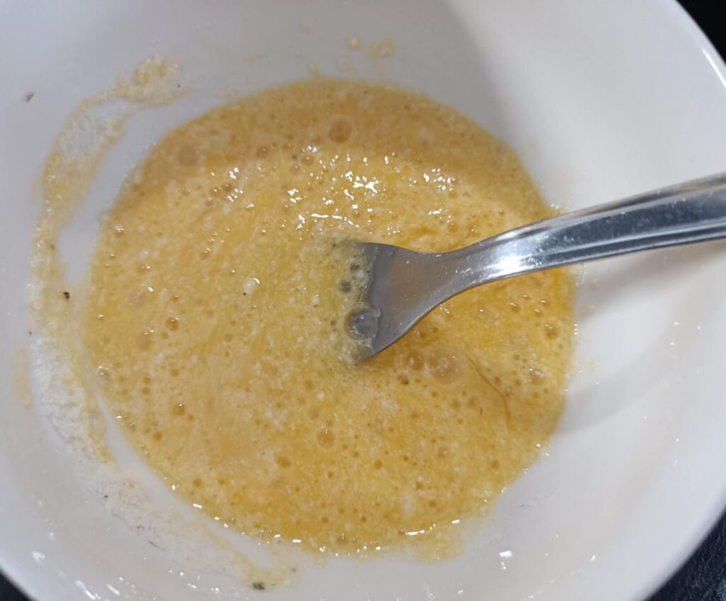 Uova e formaggio sbattuti