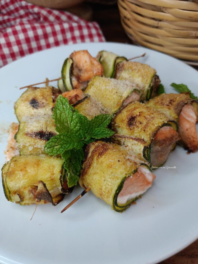 Involtini di Zucchine e salmone Involtini di Zucchine e salmone