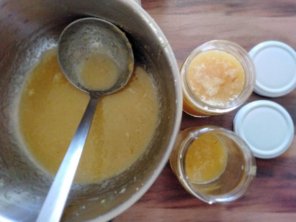 pasta di limoni nei barattoli