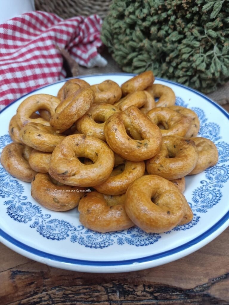 Tarallini alla pizzaiola 