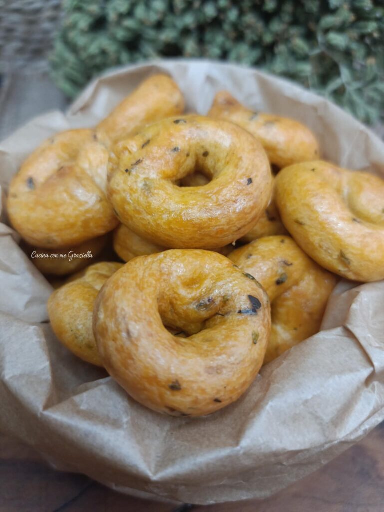 Tarallini alla pizzaiola 
