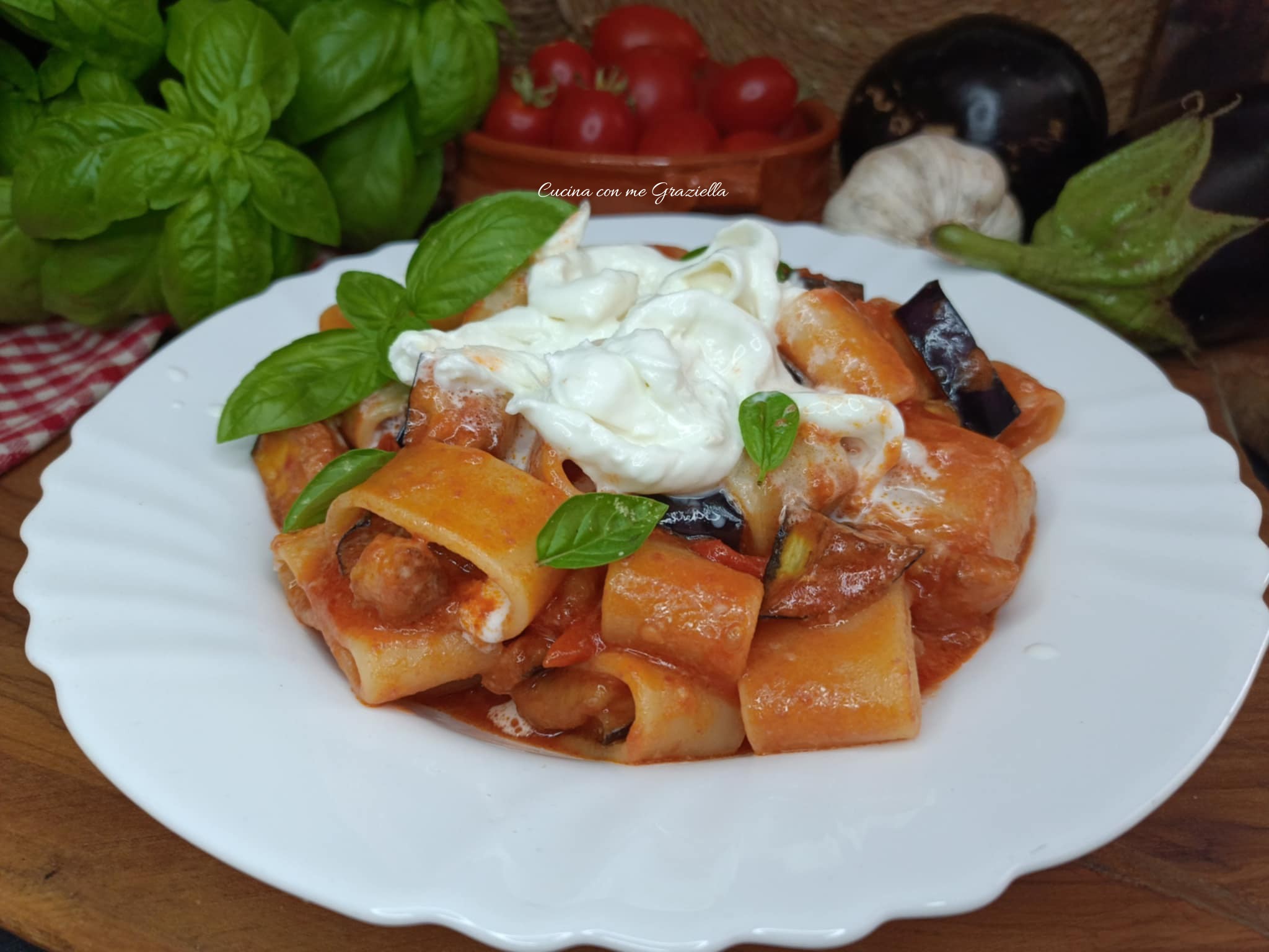 Calamarata alla siciliana con stracciatella