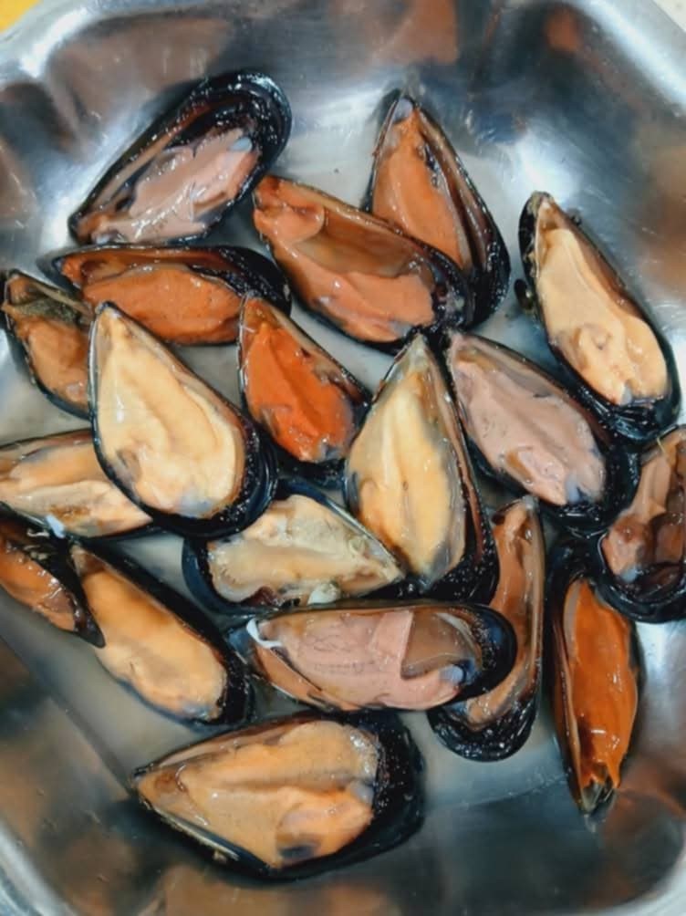 Cozze a mezzo guscio Cozze a mezzo guscio