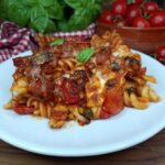 Pasta alla pizzaiola estiva al forno