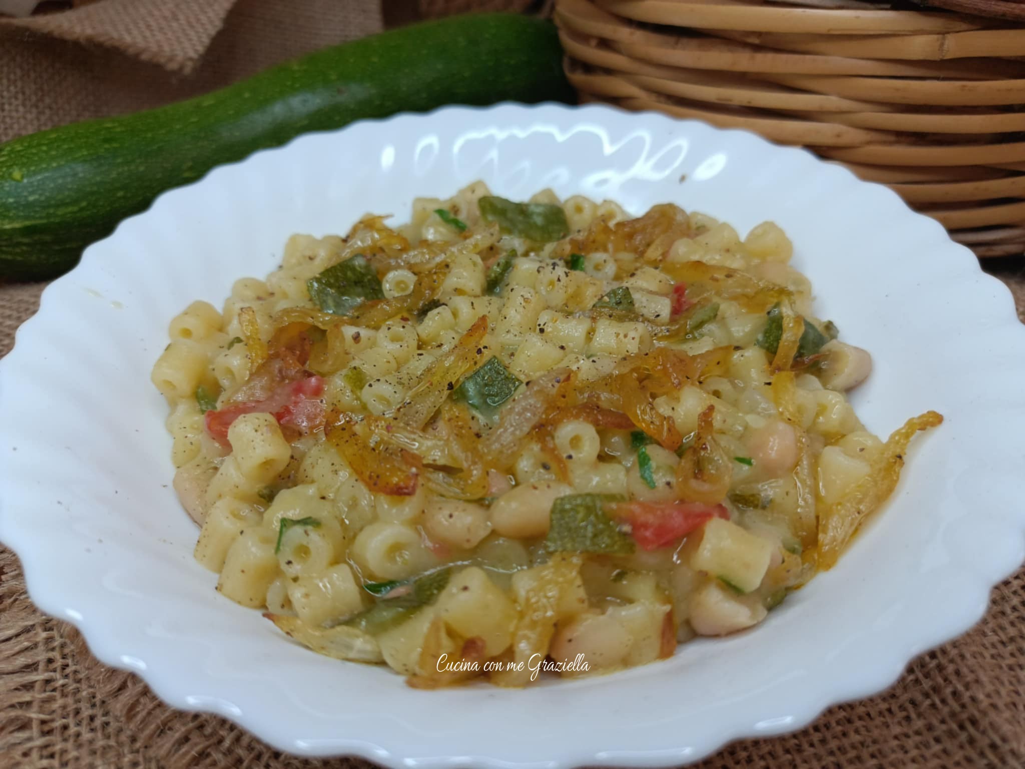 Pasta zucchine e fagioli alla pugliese