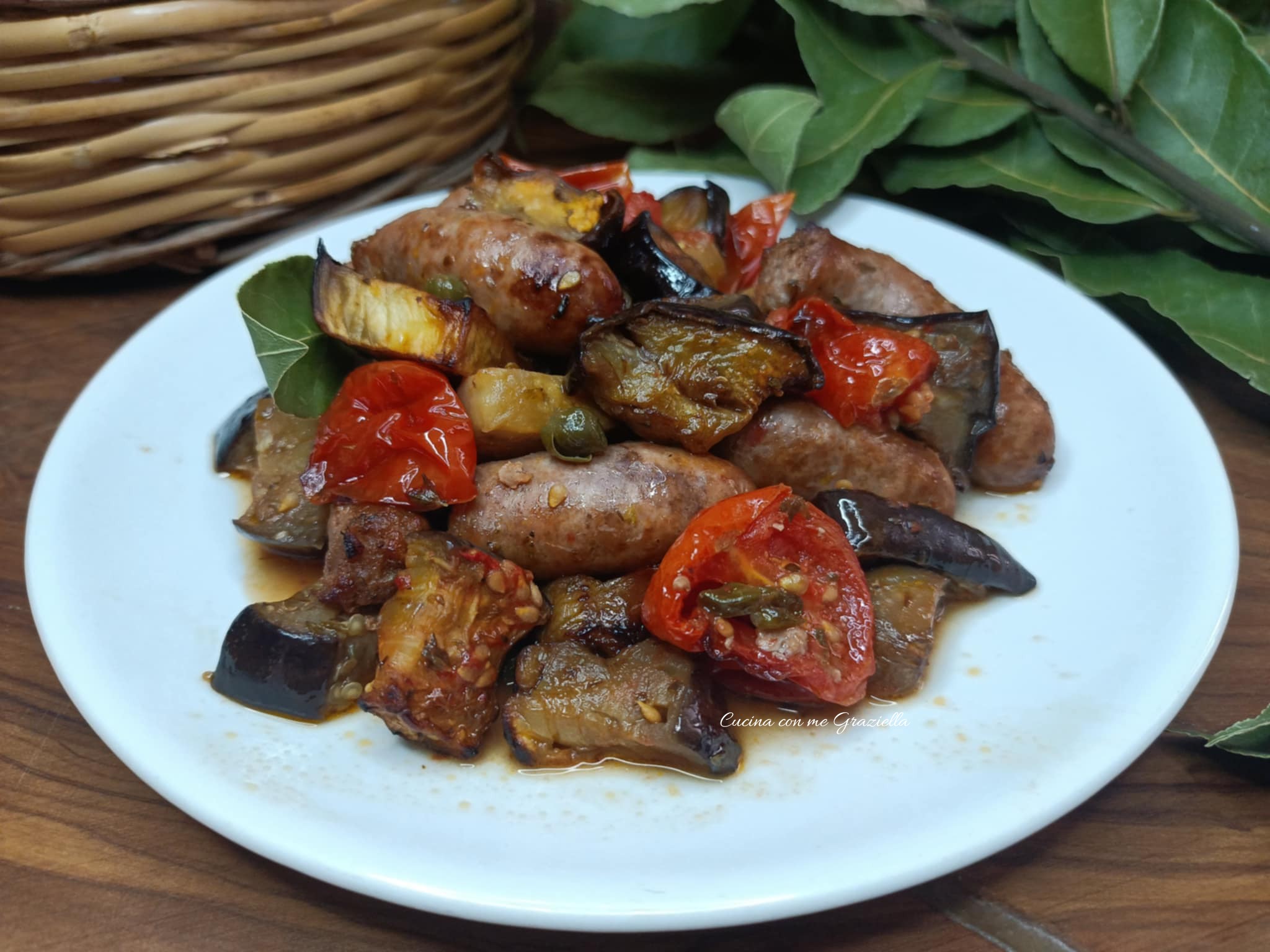 Salsicce e melanzane a funghetto