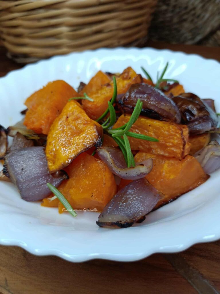 Zucca e cipolle in friggitrice ad aria