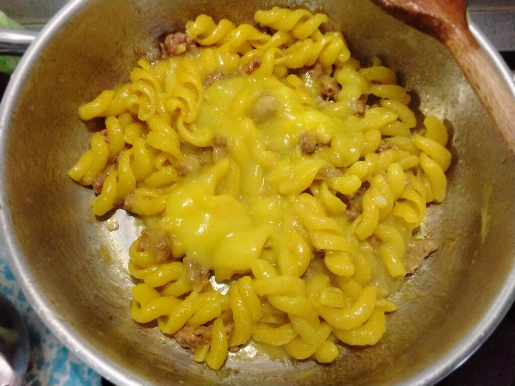 pasta patate cavolfiore e salsiccia