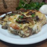 Lasagne bianca ai funghi e salsiccia