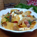 Pasta con funghi pancetta e stracciatella