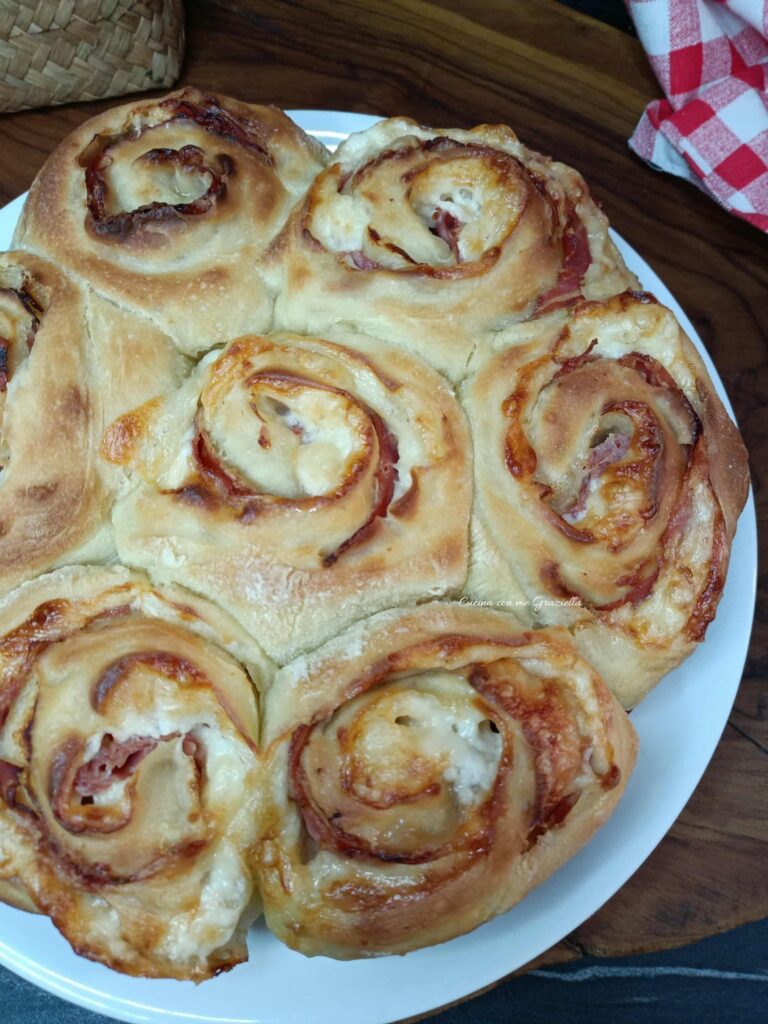 Torta di rose salata