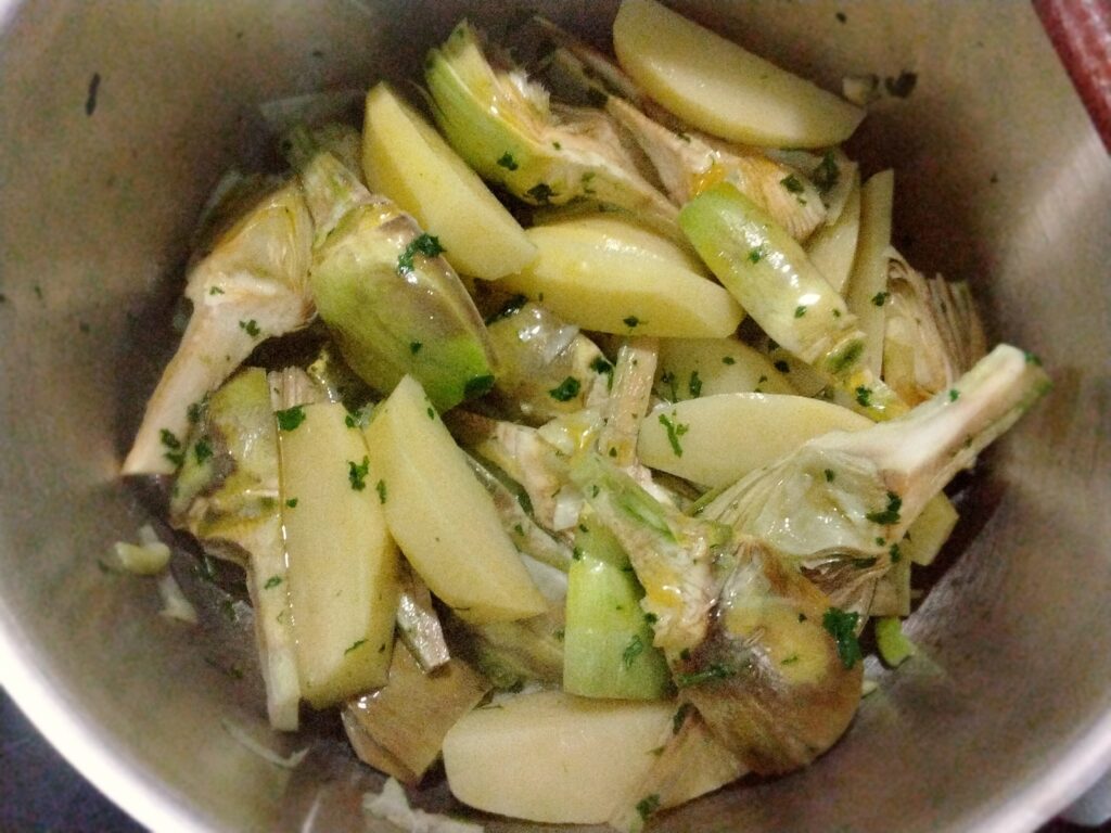 Carciofi e patate a spicchi